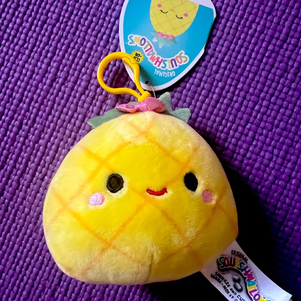Pineapple clip Squishmallow